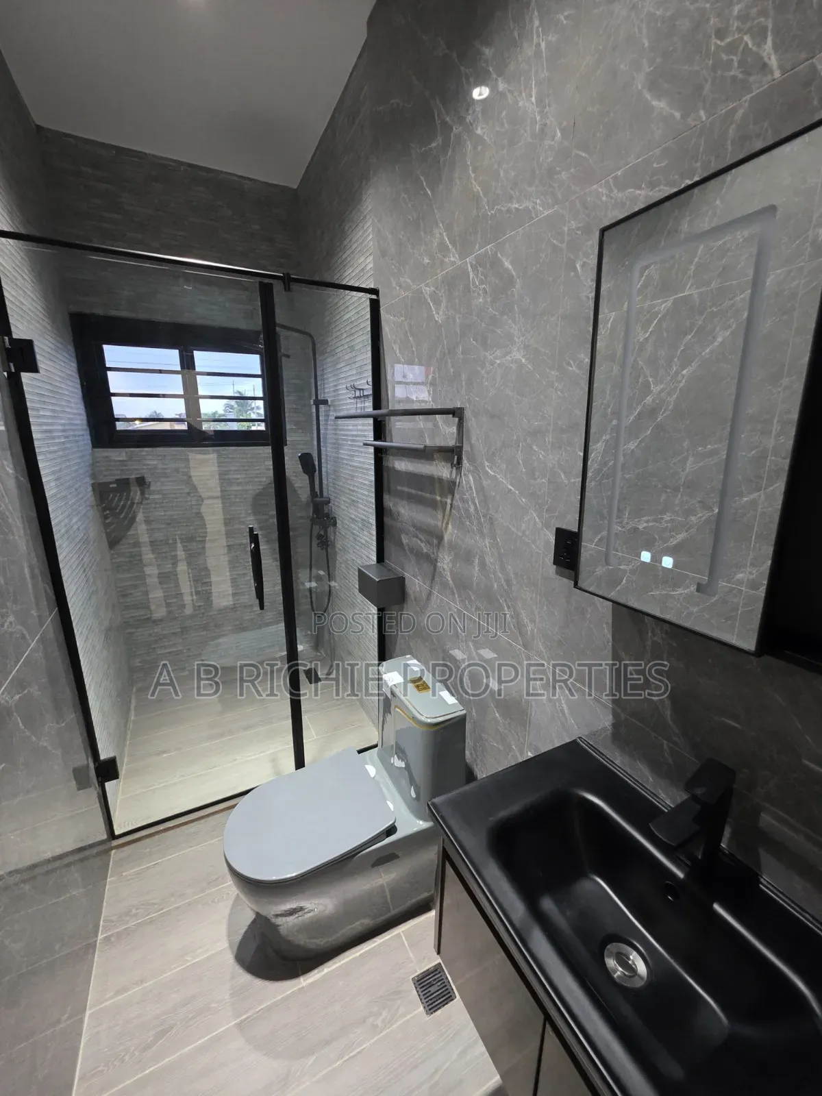 4bdrm Bungalow in Ab Richie Properties, Tseaddo for rent