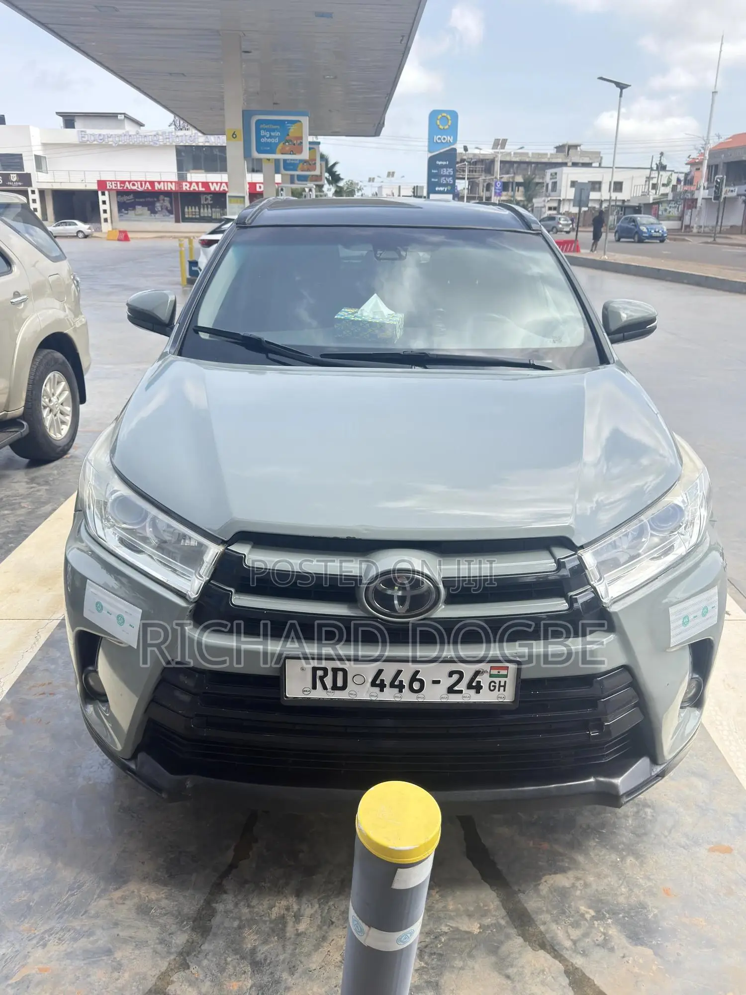 Toyota Highlander LE 4x2 (2.7L 4cyl 6A) 2018 Gray