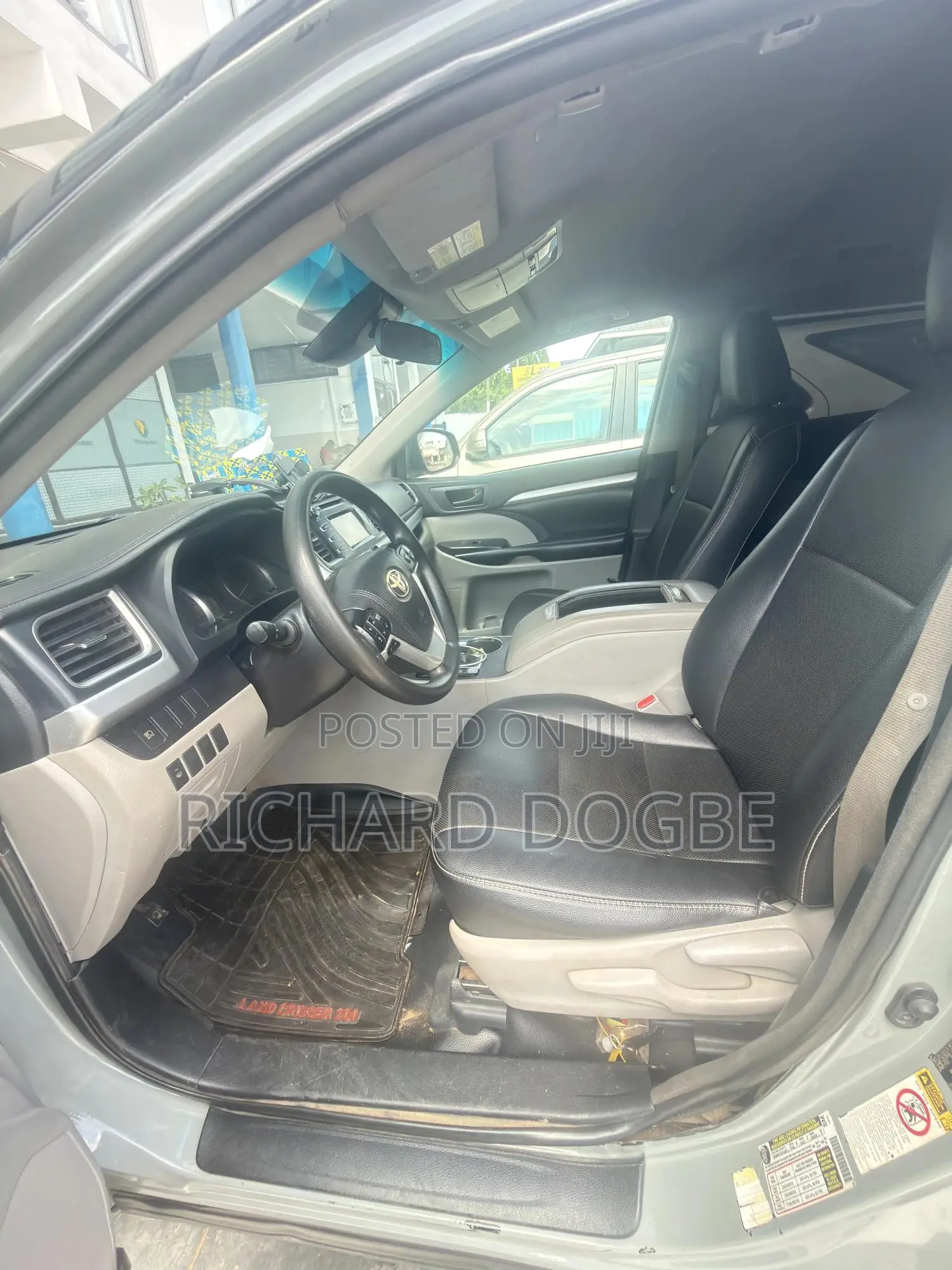 Toyota Highlander LE 4x2 (2.7L 4cyl 6A) 2018 Gray