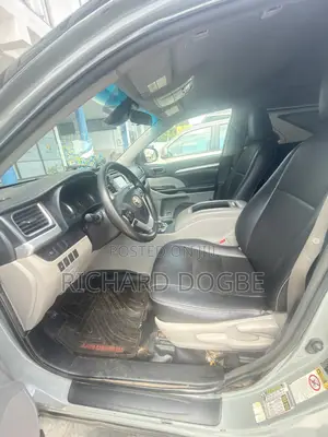 Toyota Highlander LE 4x2 (2.7L 4cyl 6A) 2018 Gray