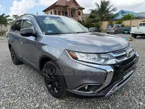 Mitsubishi Outlander LE AWC 2018 Gray