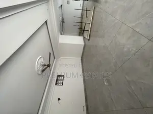 Double Shop for Rent at Madina