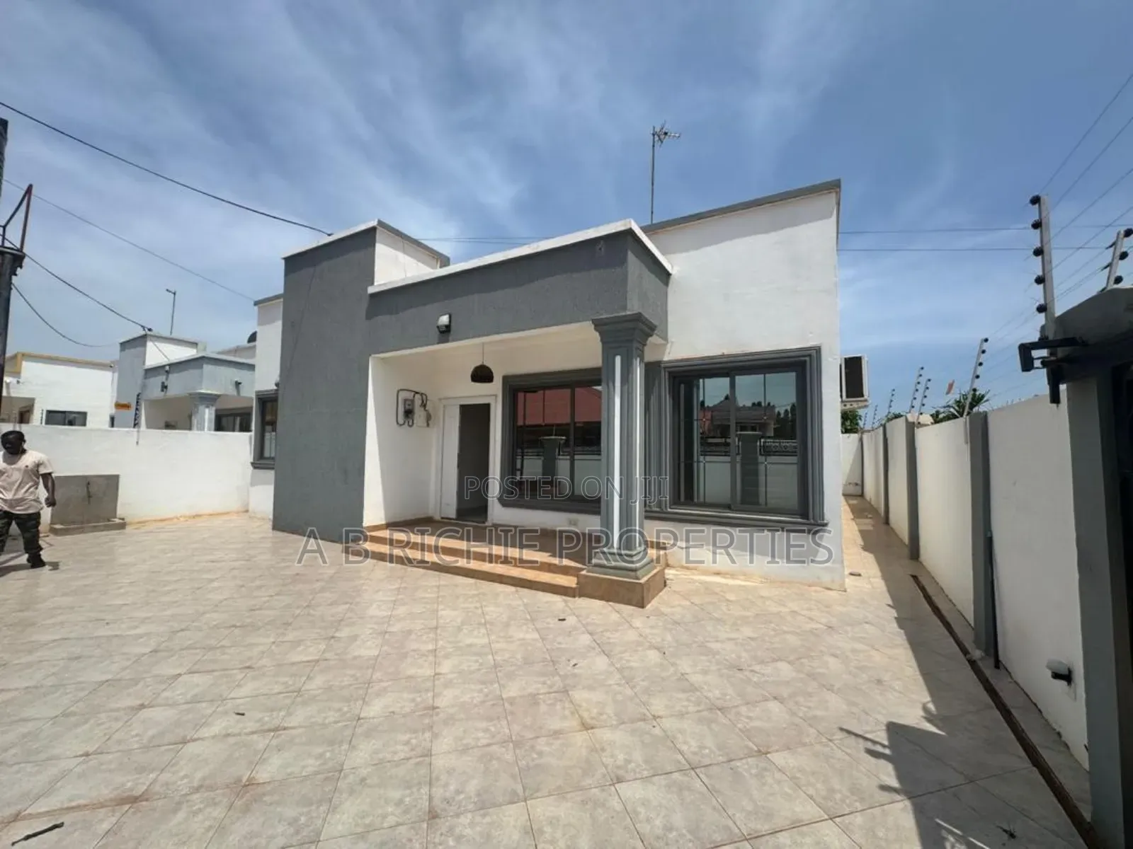 3bdrm Bungalow in Ab Richie Properties, Baatsona Total for rent