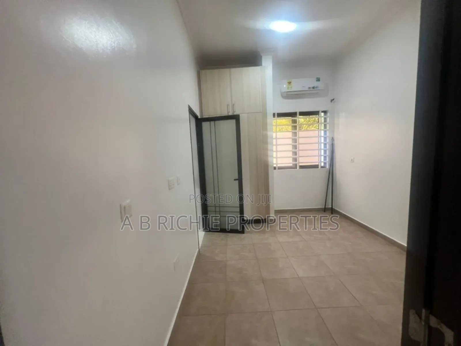 3bdrm Bungalow in Ab Richie Properties, Baatsona Total for rent