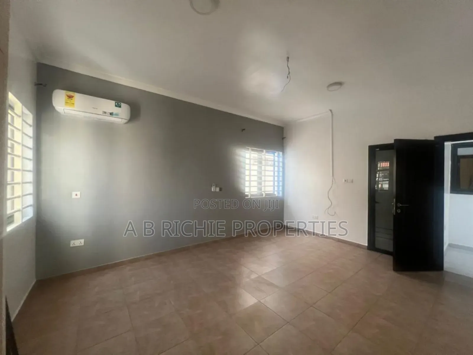 3bdrm Bungalow in Ab Richie Properties, Baatsona Total for rent