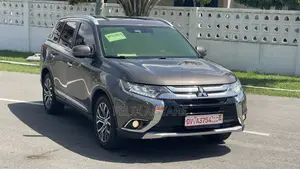 Mitsubishi Outlander SEL FWD 2017 Gray