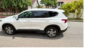 Hyundai Santa Fe SE 2023 White