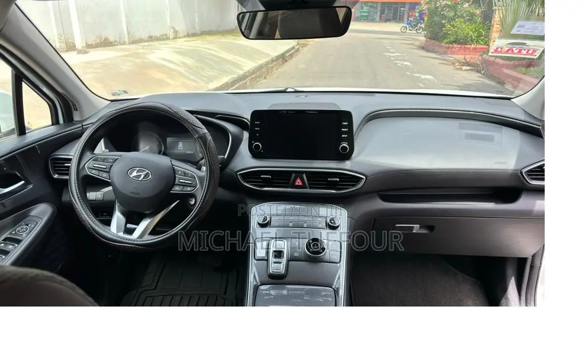 Hyundai Santa Fe SE 2023 White