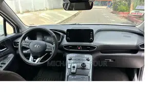 Hyundai Santa Fe SE 2023 White