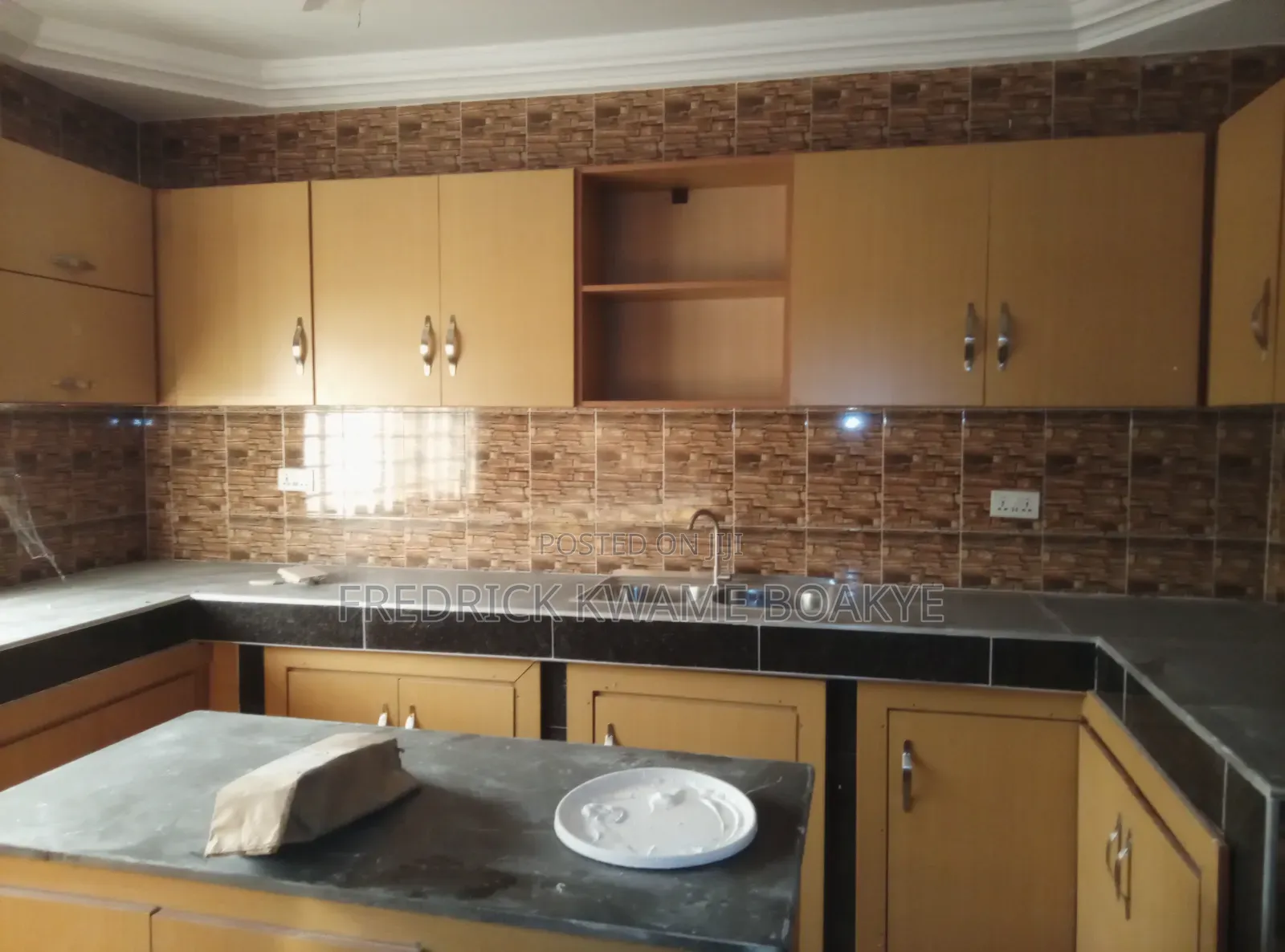 6bdrm House in Brother K Estate, Kumasi Metropolitan for rent