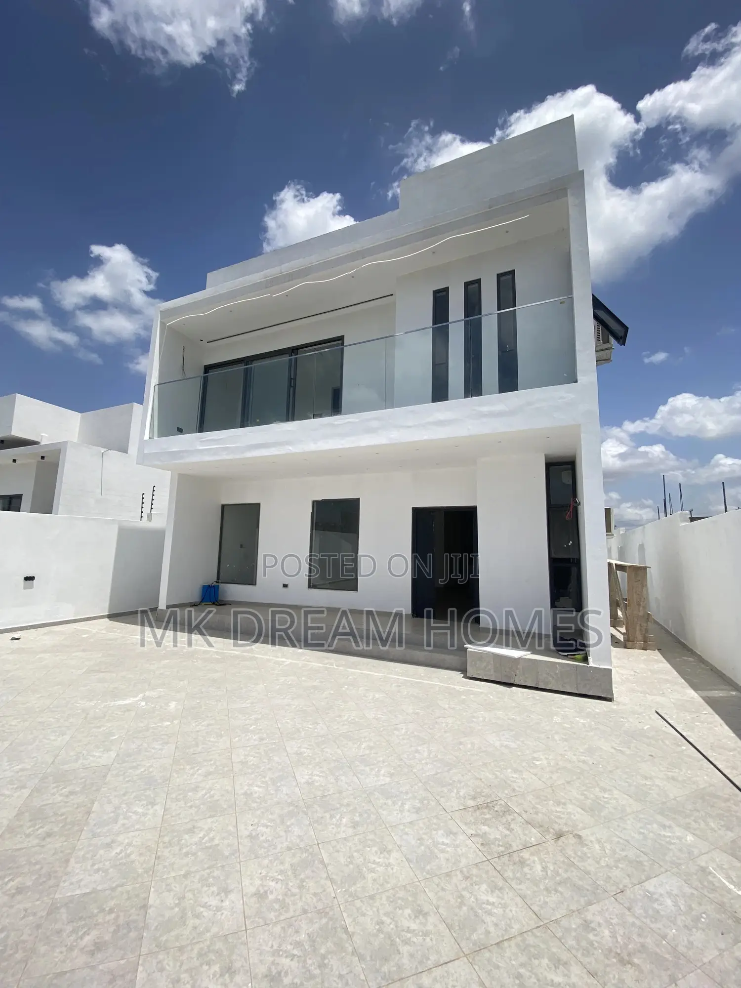 4bdrm House in Lake Side Estate for sale