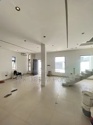 4bdrm House in Lake Side Estate for sale