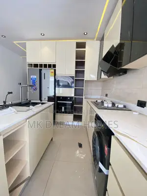 4bdrm House in Lake Side Estate for sale