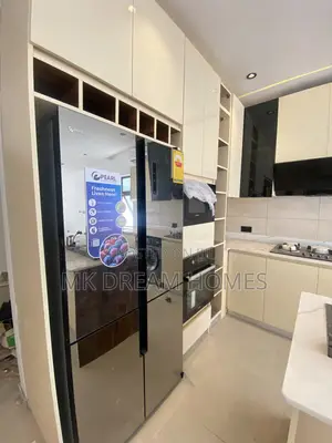 4bdrm House in Lake Side Estate for sale