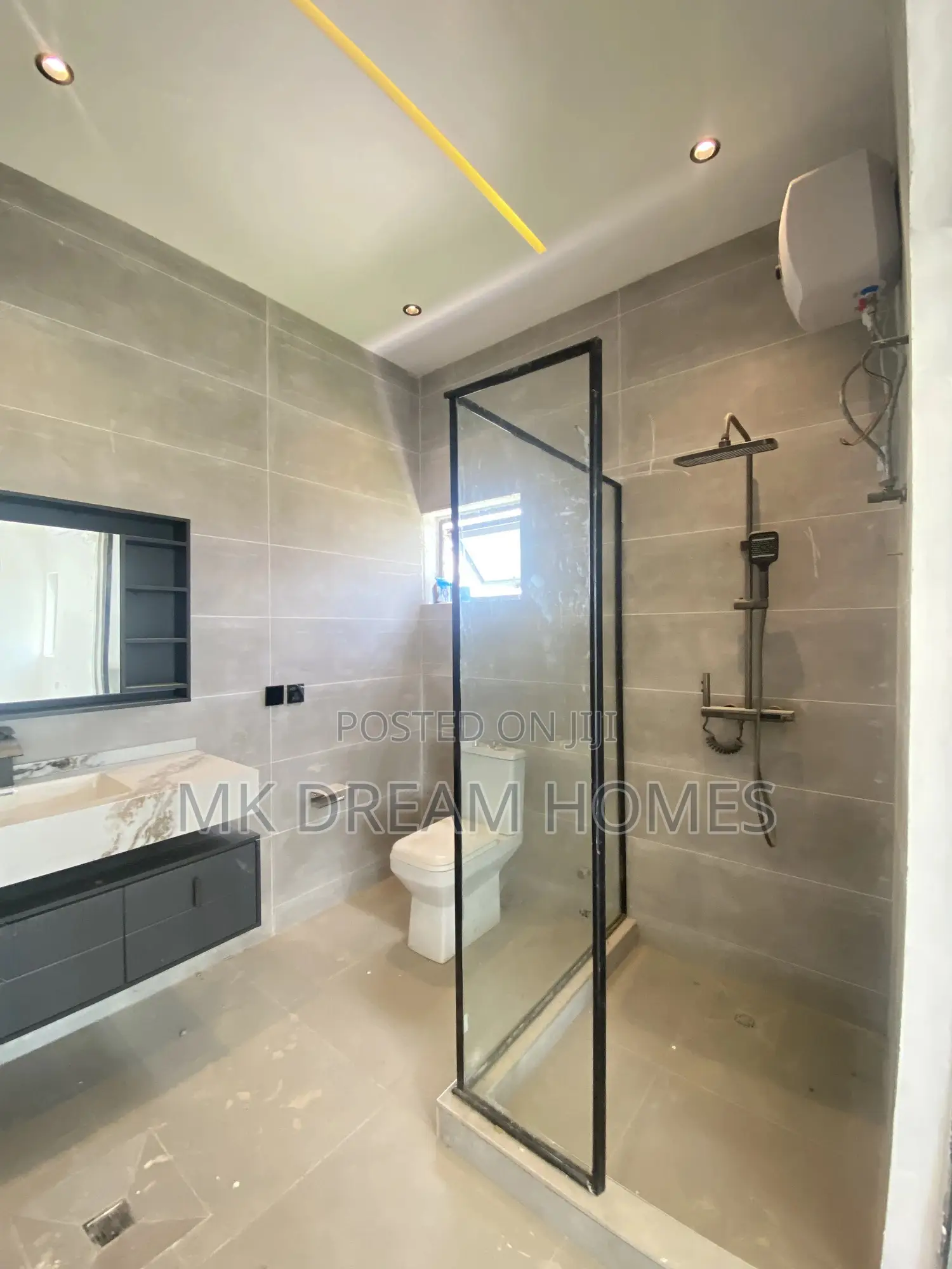4bdrm House in Lake Side Estate for sale