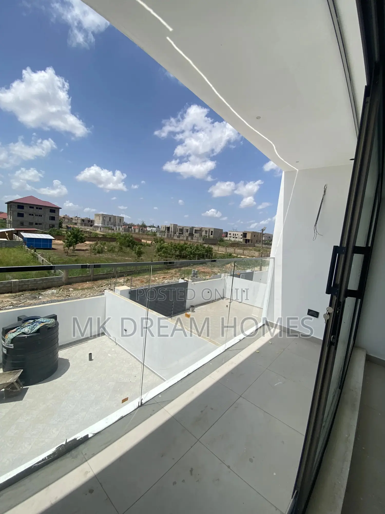 4bdrm House in Lake Side Estate for sale