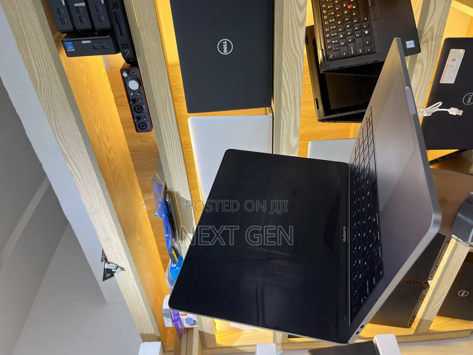 Laptop Apple MacBook Pro 2017 8GB Intel Core i5 SSD 256GB