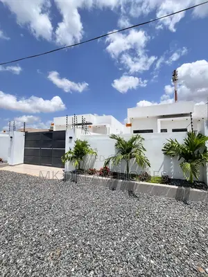 3bdrm House in Lake Side Estate for sale