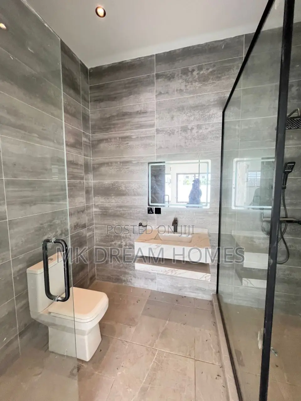 3bdrm House in Lake Side Estate for sale