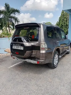 Mitsubishi Pajero 2012 Brown