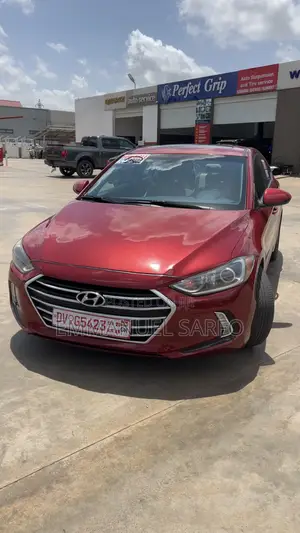 Hyundai Elantra Limited Sedan FWD (2.0L 4cyl 6A) 2017 Red