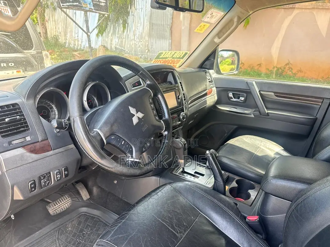Mitsubishi Pajero 2021 Gray