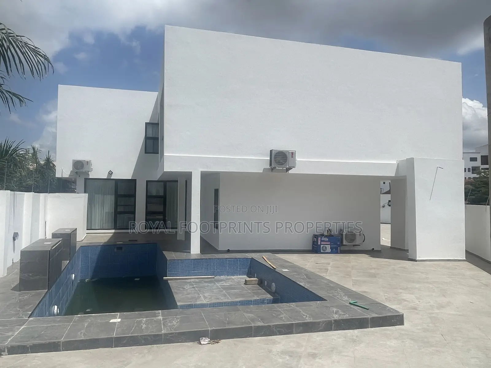 5bdrm Mansion in Royal Footprints, East Legon for sale
