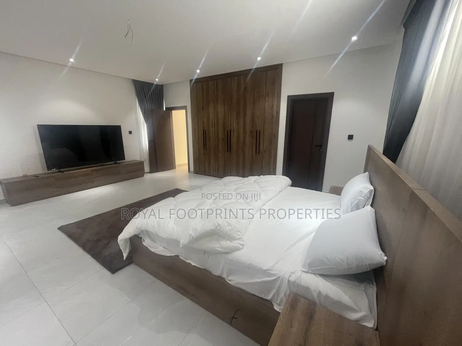 5bdrm Mansion in Royal Footprints, East Legon for sale