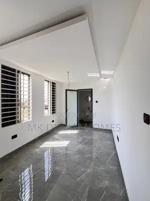 3bdrm House in Lake Side Estate for sale