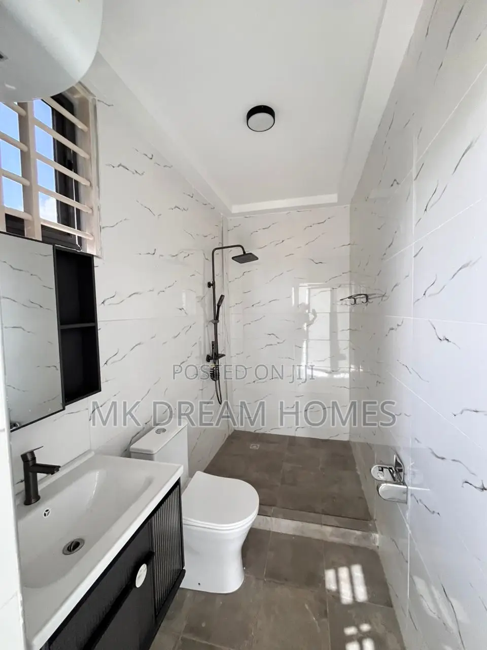 3bdrm House in Lake Side Estate for sale