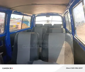 Toyota HiAce 1999 Blue