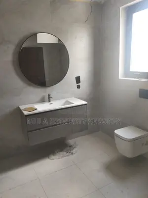 5bdrm Townhouse/Terrace in Mula Property, Dzorwulu for sale