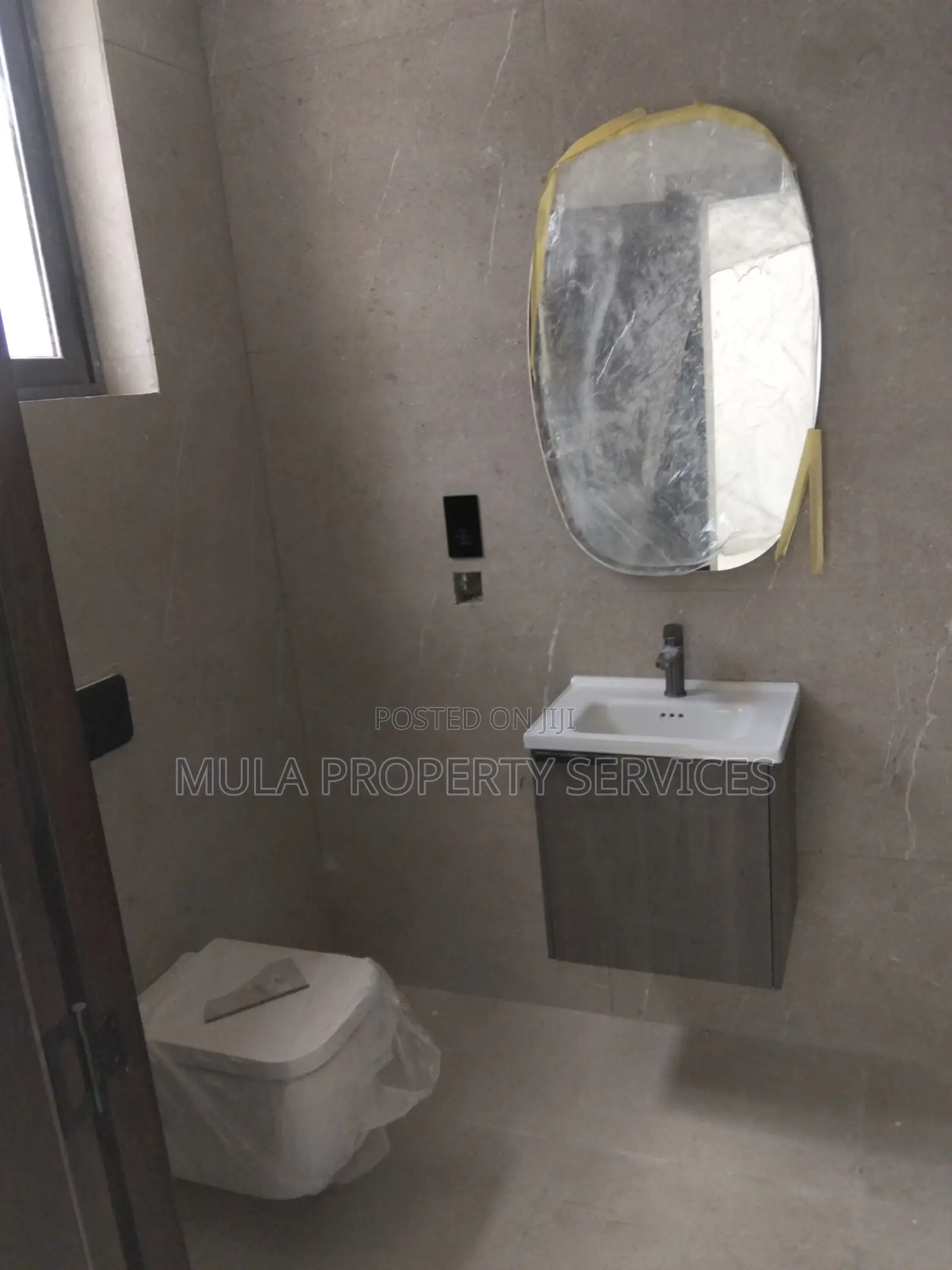 5bdrm Townhouse/Terrace in Mula Property, Dzorwulu for sale
