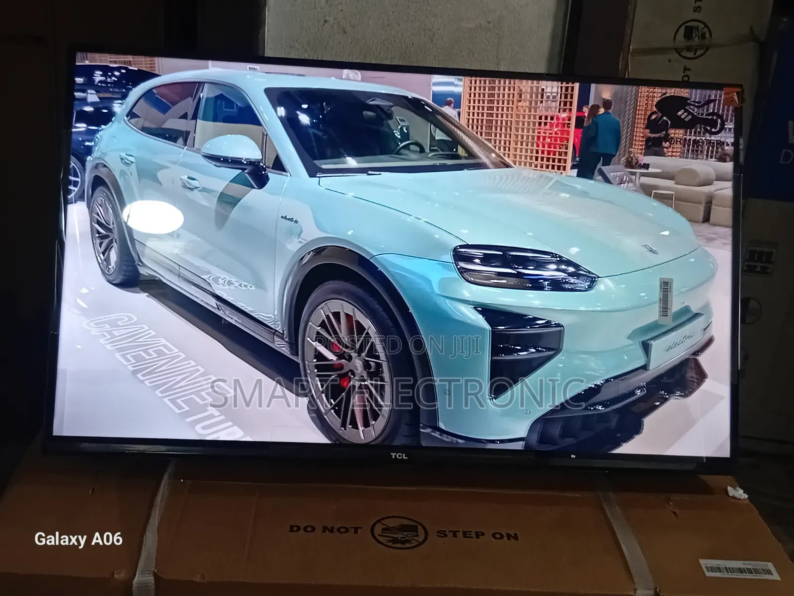 TCL 32” Smart Television – Your Home Entertainment Hub