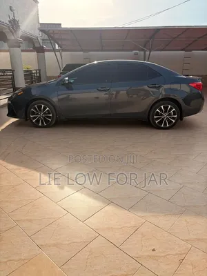Toyota Corolla XSE 4dr Sedan (1.8L 4cyl CVT) 2017 Gray