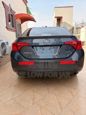 Toyota Corolla XSE 4dr Sedan (1.8L 4cyl CVT) 2017 Gray