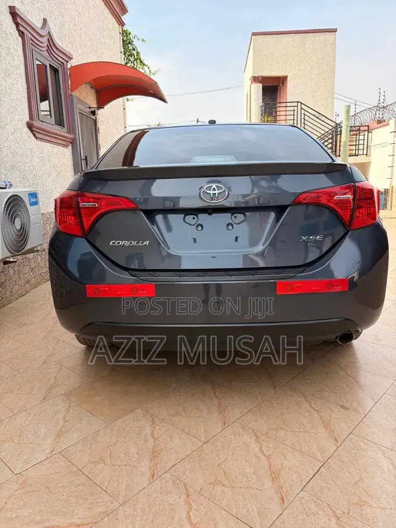 Toyota Corolla XSE 4dr Sedan (1.8L 4cyl CVT) 2017 Gray