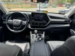 Toyota Highlander 2022 Gray