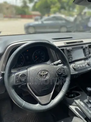 Toyota RAV4 SE 4dr SUV (2.5L 4cyl 6A) 2018 Black