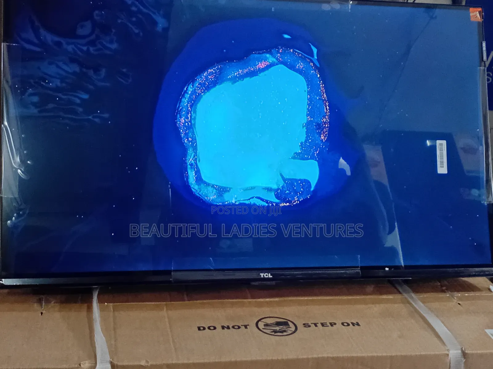 TCL 32” Elegant Entertainment Tv With Hd Clarity