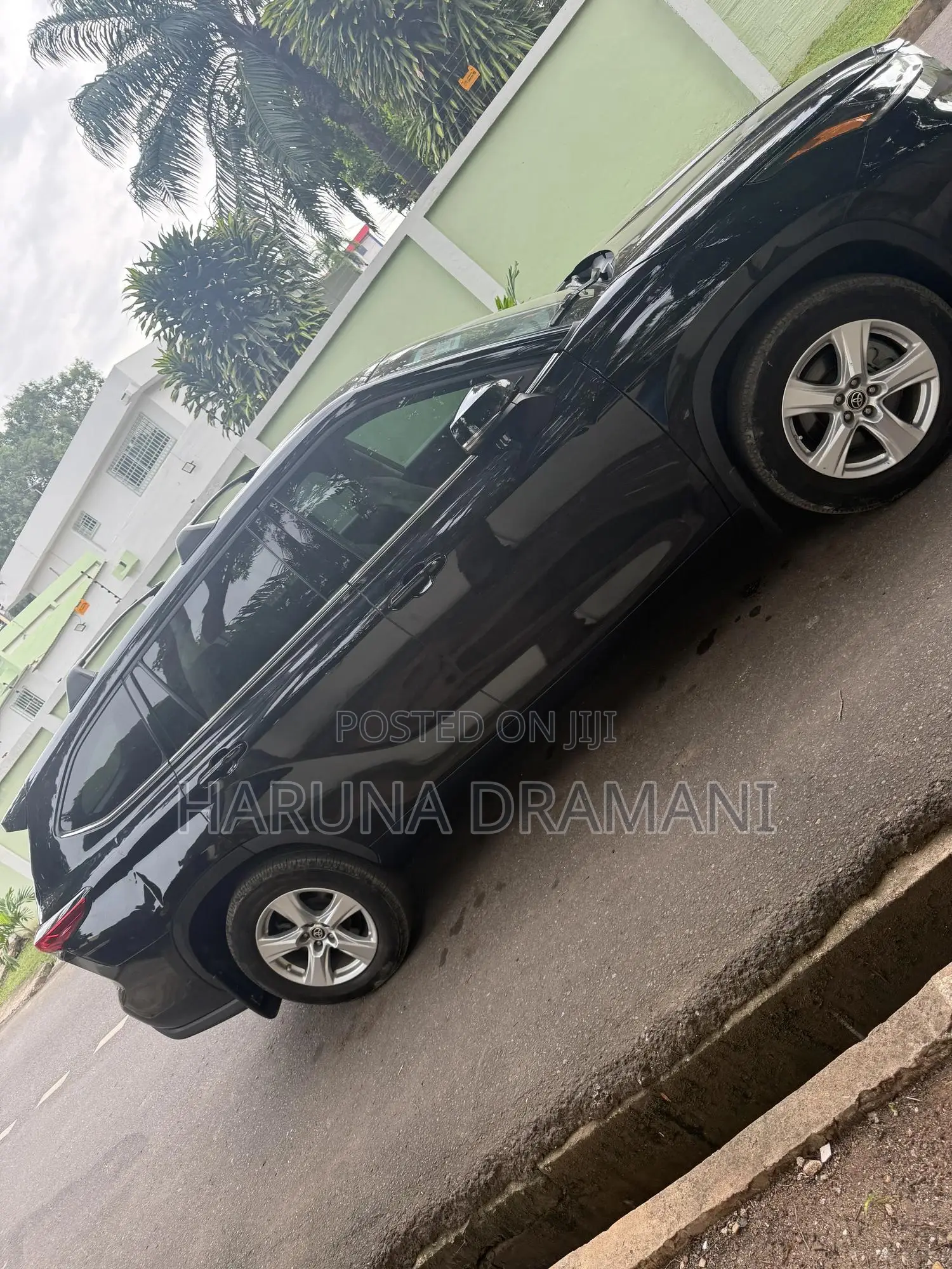 Toyota Highlander LE 2021 Black