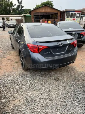 Toyota Corolla XSE 4dr Sedan (1.8L 4cyl CVT) 2017 Gray