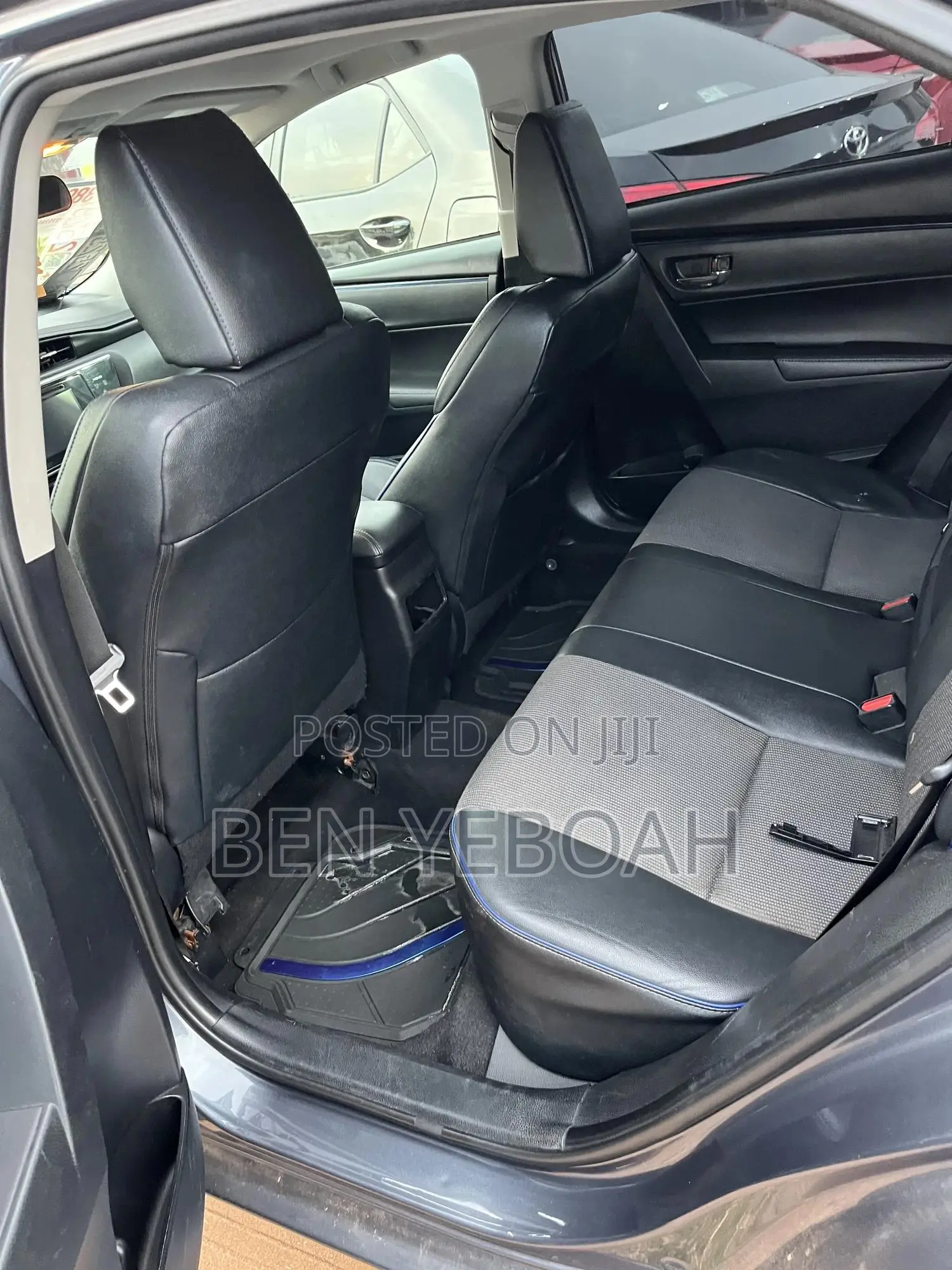 Toyota Corolla XSE 4dr Sedan (1.8L 4cyl CVT) 2017 Gray