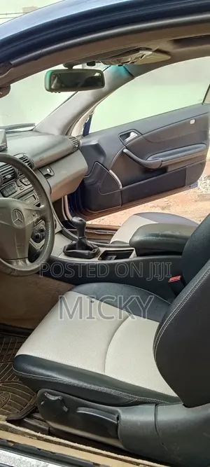 Mercedes-Benz C300 2006 Blue