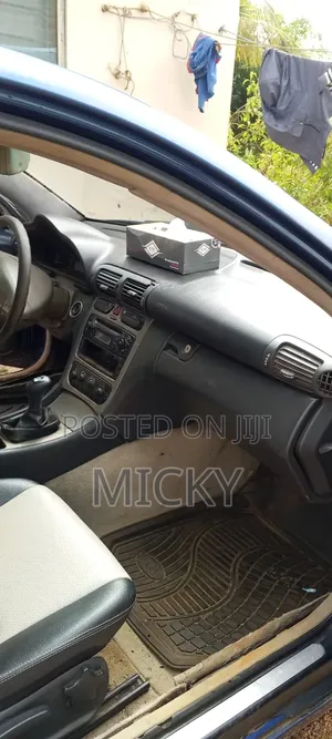 Mercedes-Benz C300 2006 Blue