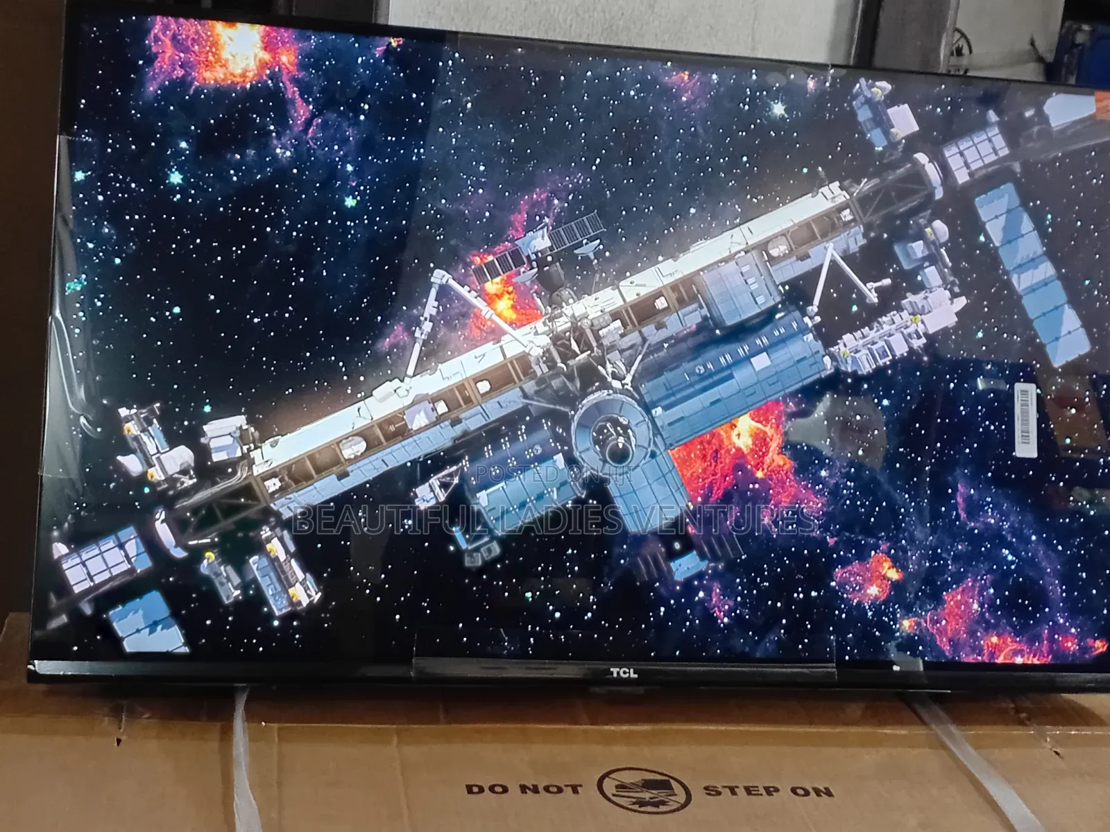 TCL 32-Inch Tv With Quality Audio and Video Output