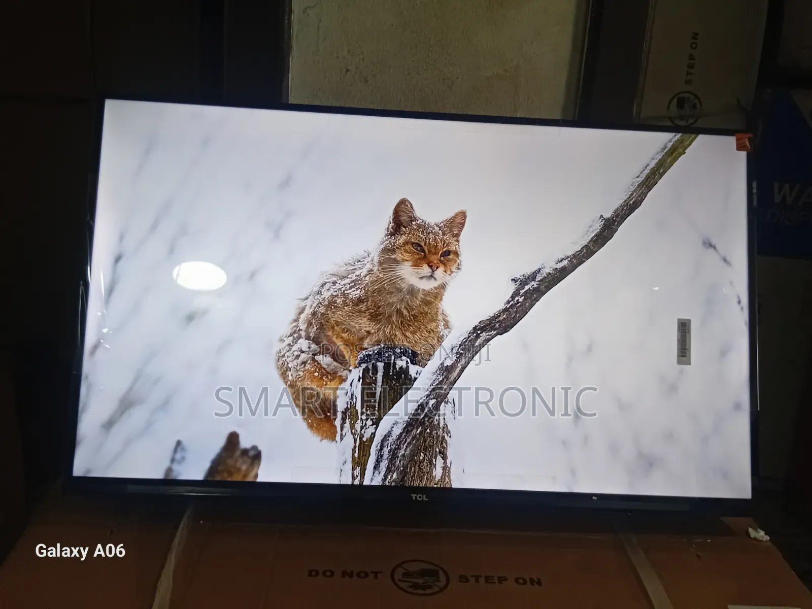 TCL 32” Television – Smart Viewing Experience