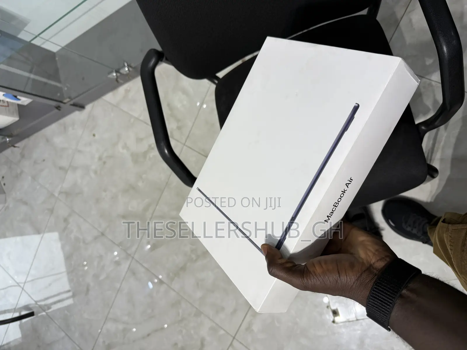 New Laptop Apple MacBook Air 2025 M4 13-inch 16GB Apple M4 SSD 512GB