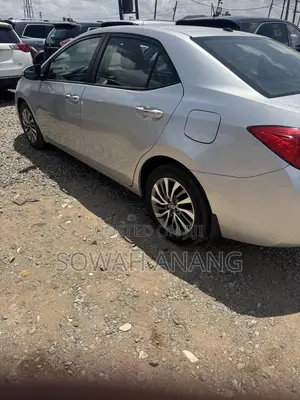 Toyota Corolla 2018 Silver