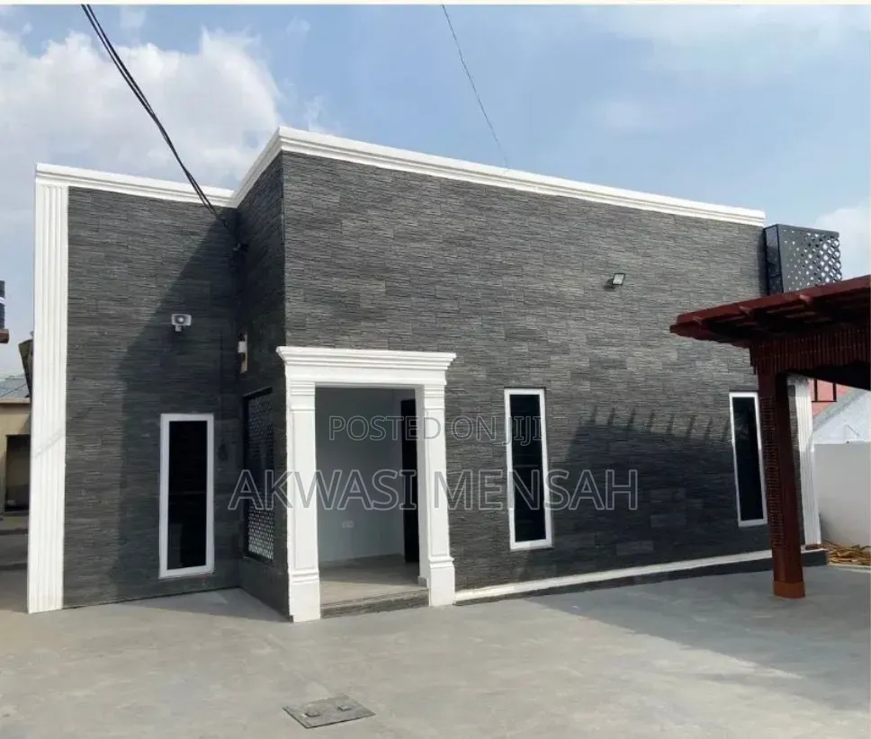3bdrm House in Kwabenya Acp Area for sale